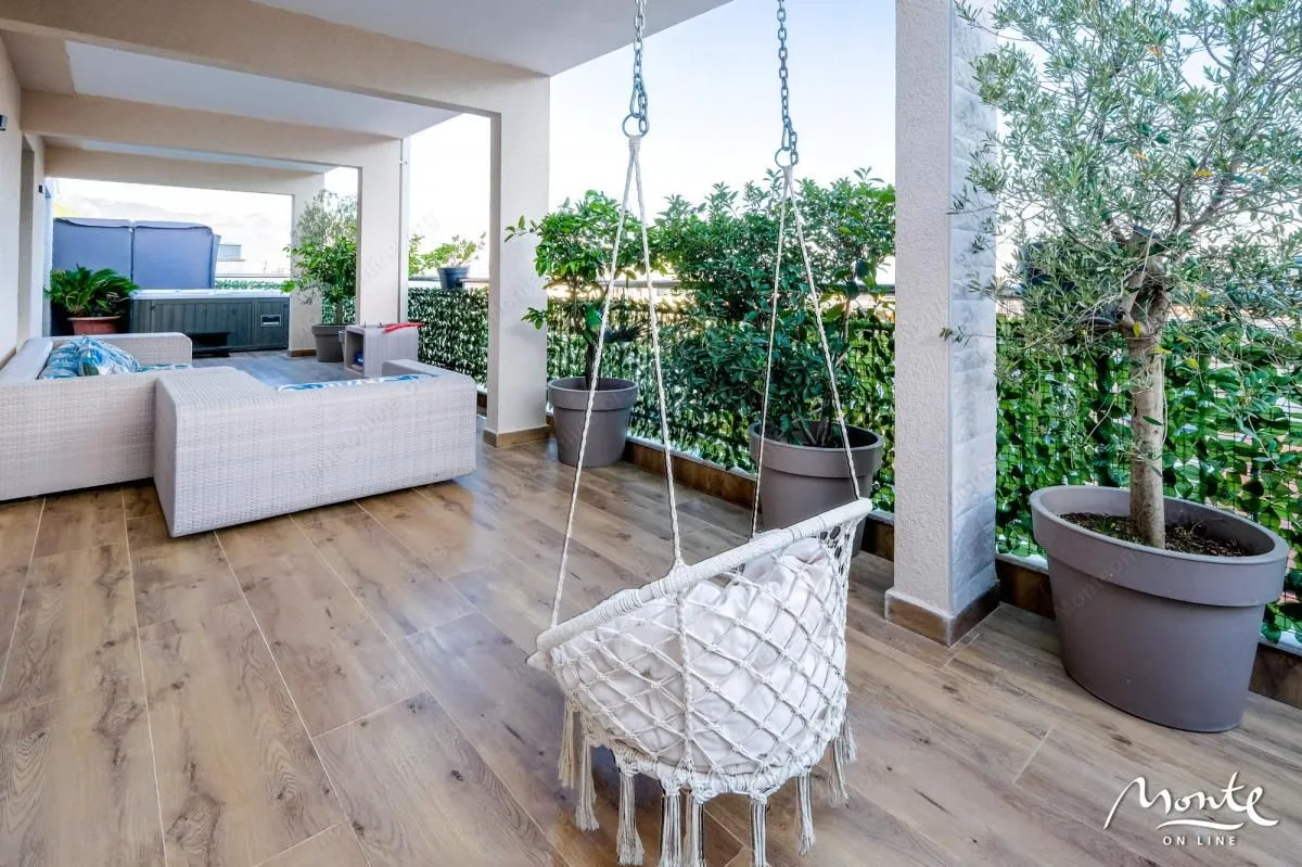 Sale, four bedroom apartment, 179m², Budva, Crna Gora