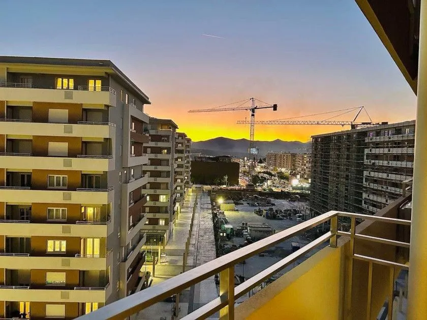 Izdavanje, dvosoban stan, 108m², Central Point, Podgorica