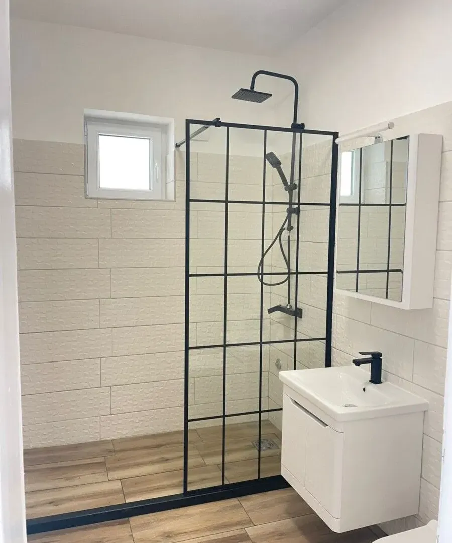 Prodaja, četvorosoban stan, 118m², Centar, Tivat