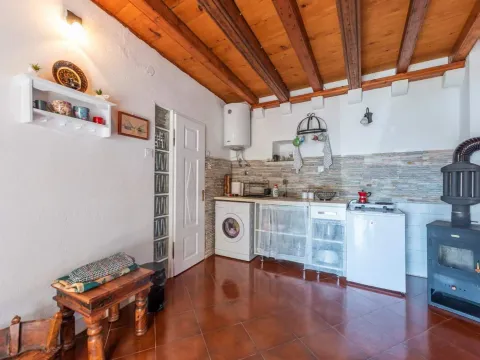 Izdavanje, kuća, 100m², Perast, Kotor - image 5