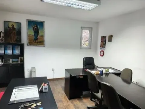 Prodaja, poslovni prostor, 600m², Donji Milanovac, Majdanpek - image 3