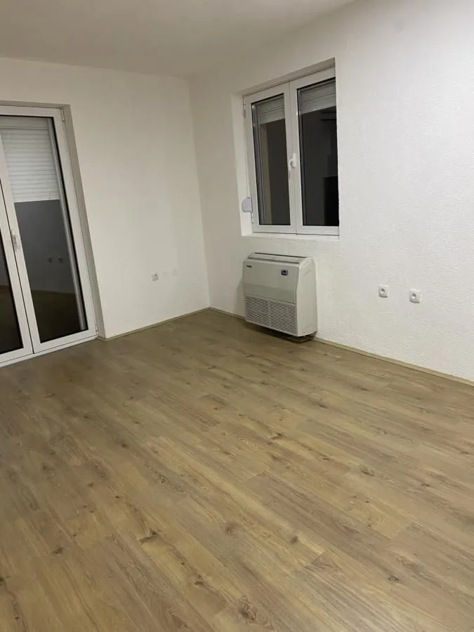 Izdavanje, jednosoban stan, 38m², Niš, Srbija