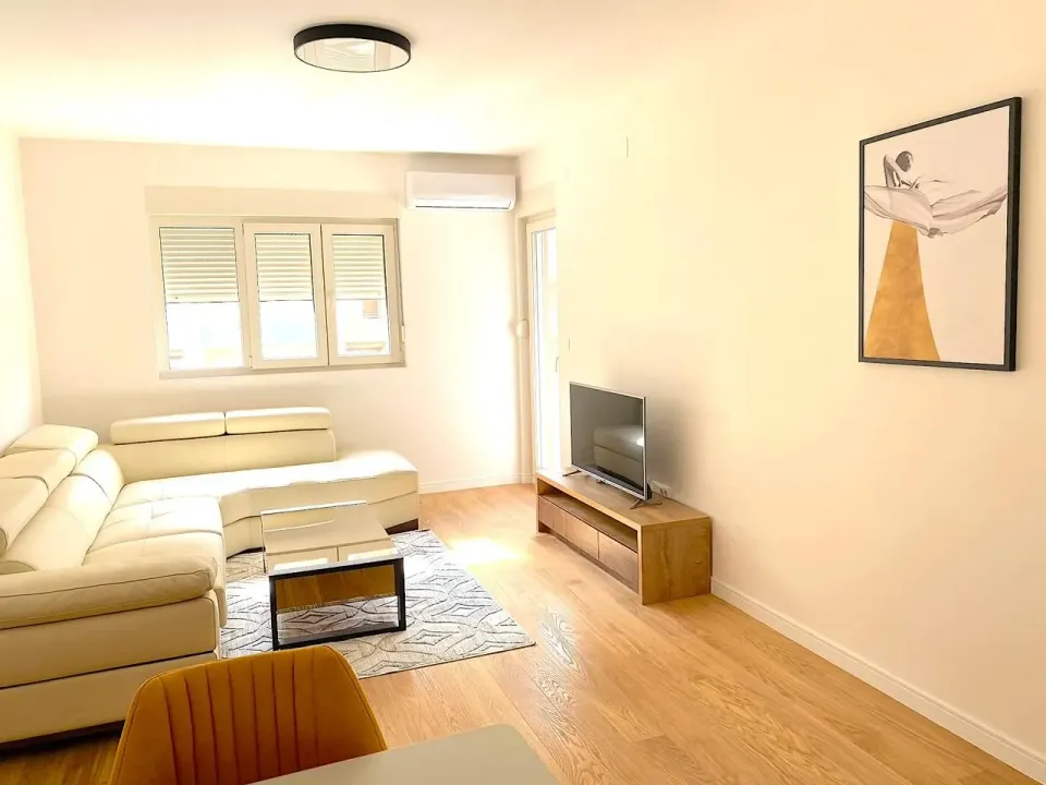 Rent, two bedroom apartment, 70m², Central Point, Podgorica