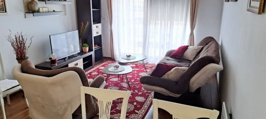 Izdavanje, jednosoban stan, 55m², Master Kvart, Podgorica