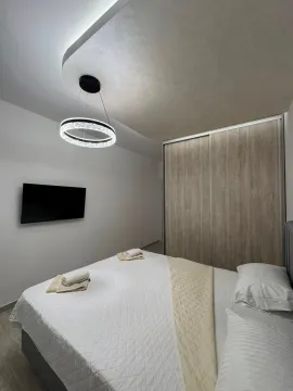Sale, two bedroom apartment, 74m², Bečići, Budva - image 5