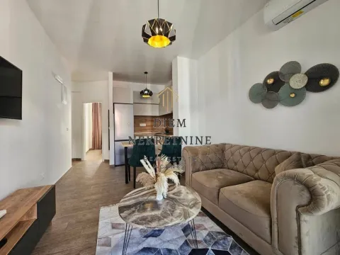 Rent, one bedroom apartment, 40m², Šušanj, Bar - image 13