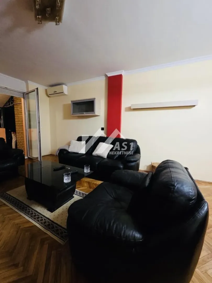 Izdavanje, trosoban stan, 90m², Detelinara, Novi Sad Sve Podlokacije