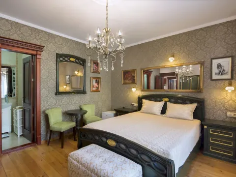 Izdavanje, kuća, 497m², Prčanj, Kotor - image 23