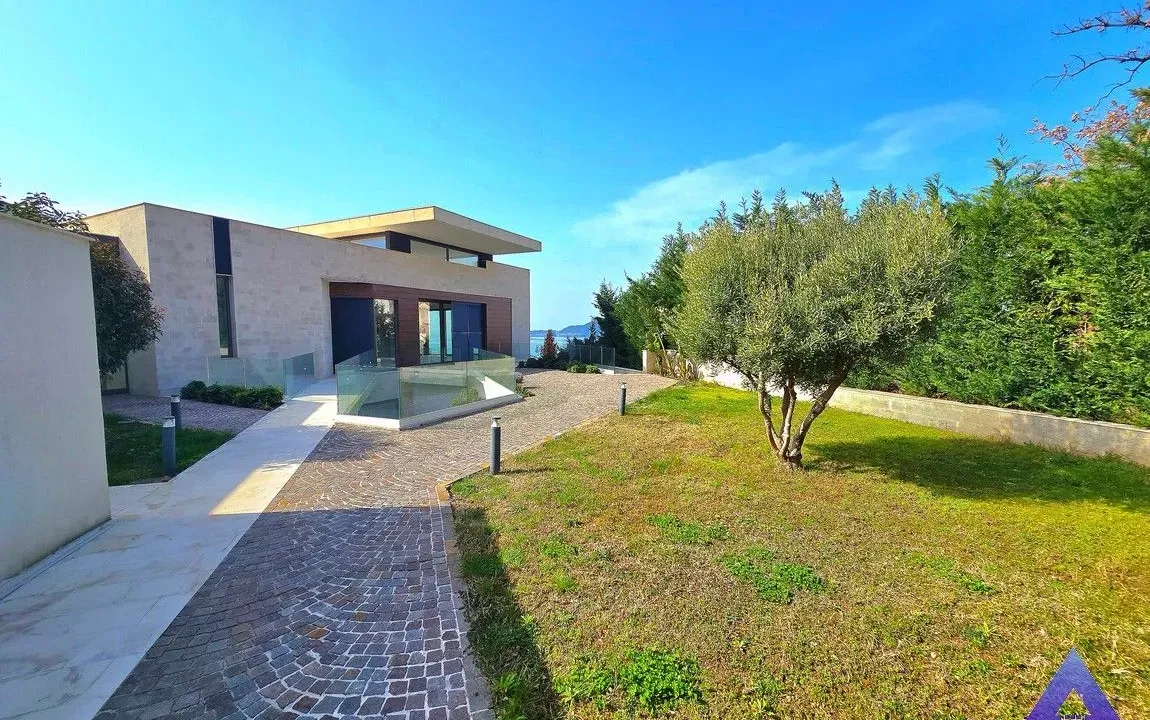 Sale, house, 473m², Kamenovo, Budva