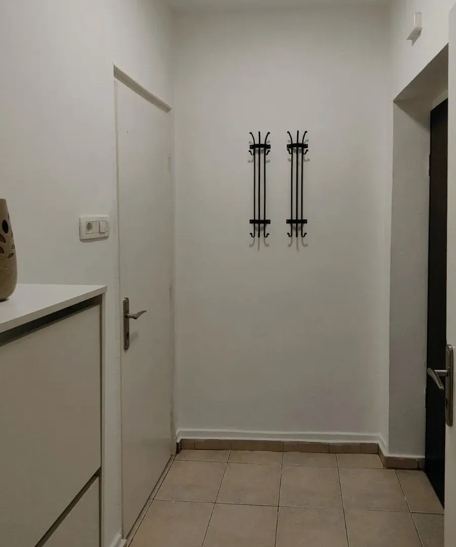 Izdavanje, stan, 27m², Pobrežje, Podgorica