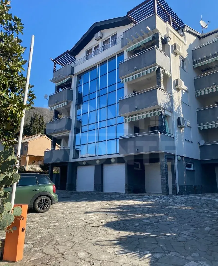 Rent, two bedroom apartment, 70m², Tivat, Crna Gora