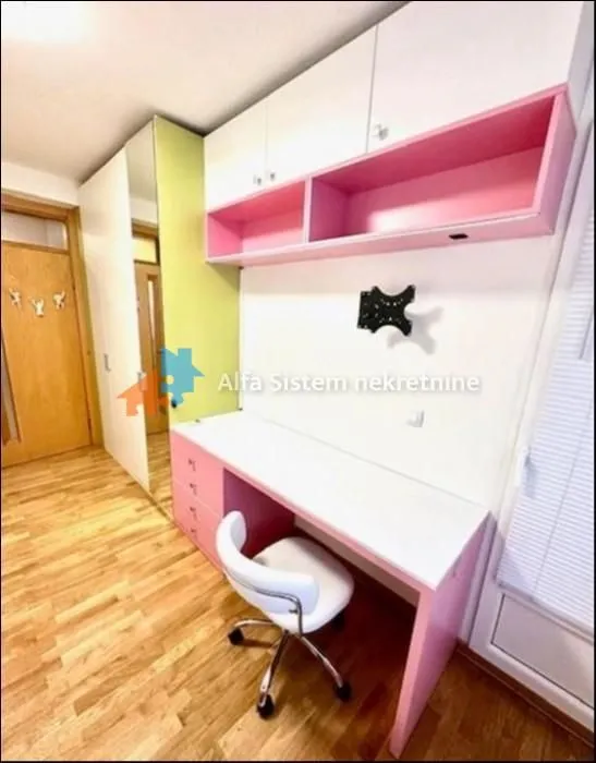 Izdavanje, trosoban stan, 80m², Stari Grad, Beograd