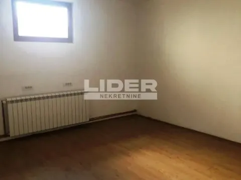 Rent, office space, 325m², Surčin, Beograd - image 11