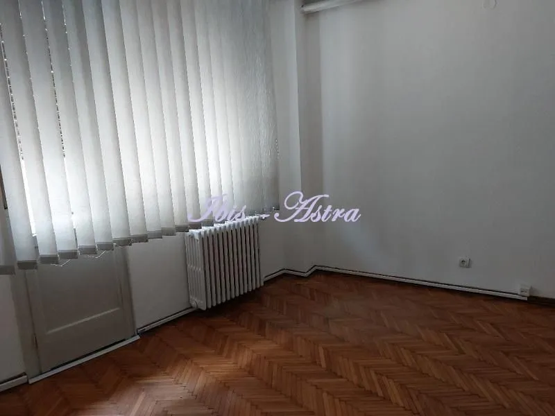 Rent, three bedroom apartment, 70m², Stari Grad, Beograd