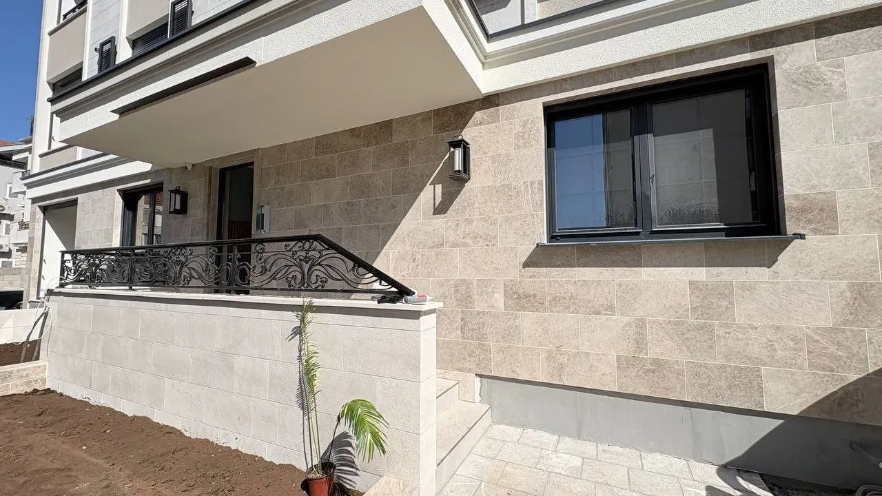 Prodaja, trosoban stan, 96m², Tivat, Crna Gora