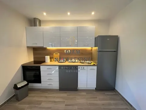 Izdavanje, kuća, 85m², Lastva Grbaljska, Kotor - image 5