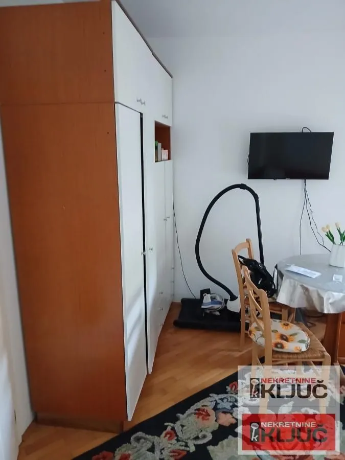 Izdavanje, garsonjera, 25m², Grbavica, Novi Sad Sve Podlokacije