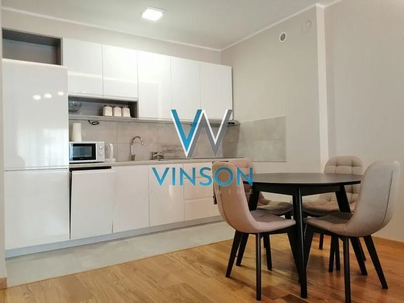 Izdavanje, dvosoban stan, 63m², Centar, Novi Sad