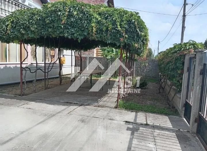 Izdavanje, trosoban stan, 100m², Novo naselje, Novi Sad
