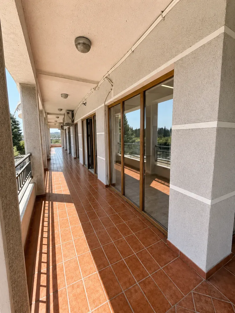 Rent, office space, 68m², Momišići, Podgorica