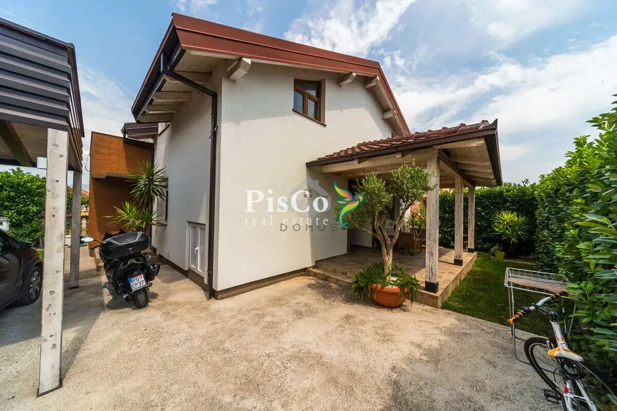 Prodaja, kuća, 200m², Donja Gorica, Podgorica