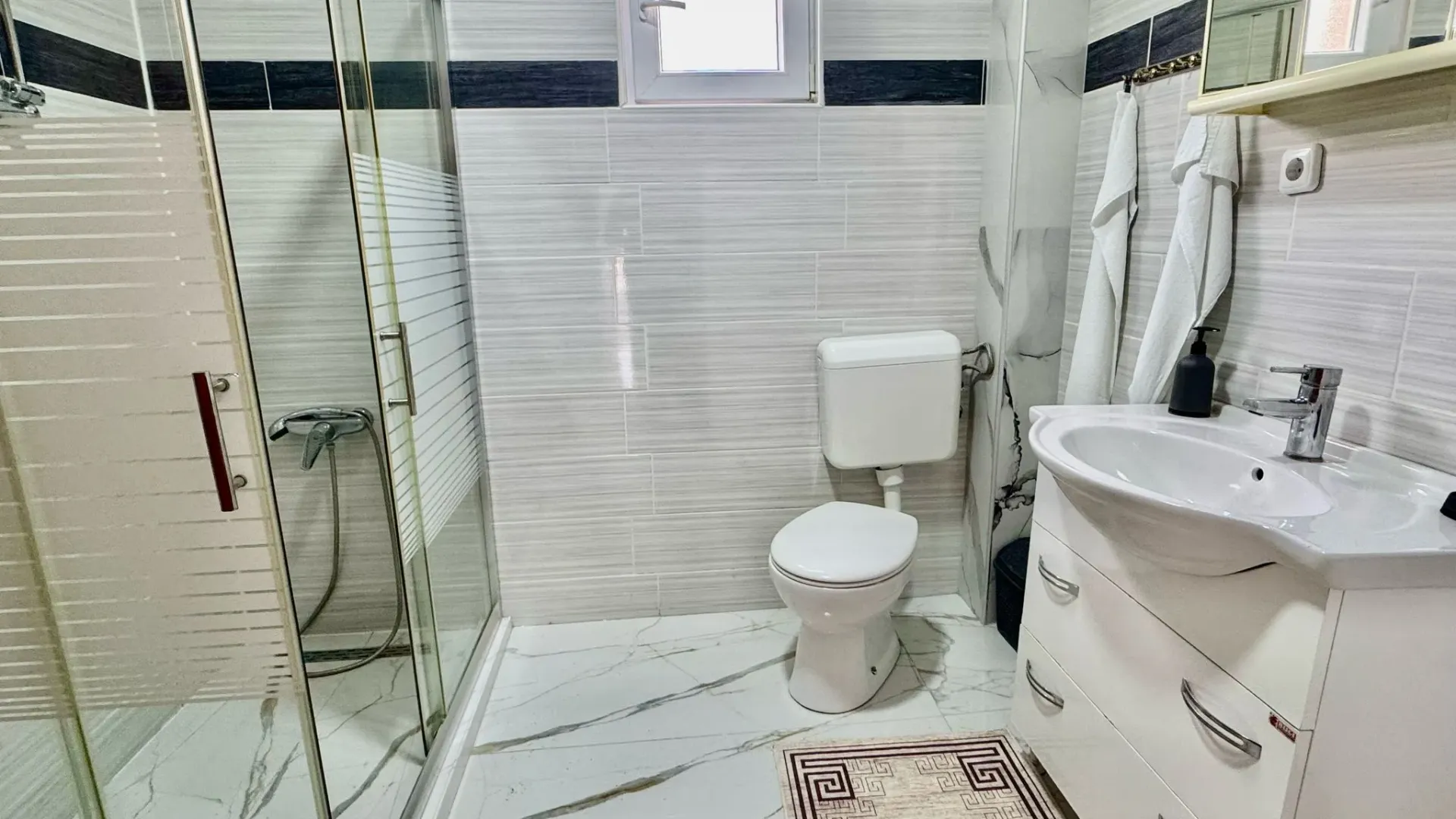 Rent, three bedroom apartment, 80m², Radanovići, Kotor