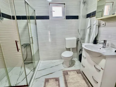 Rent, three bedroom apartment, 80m², Radanovići, Kotor - image 4