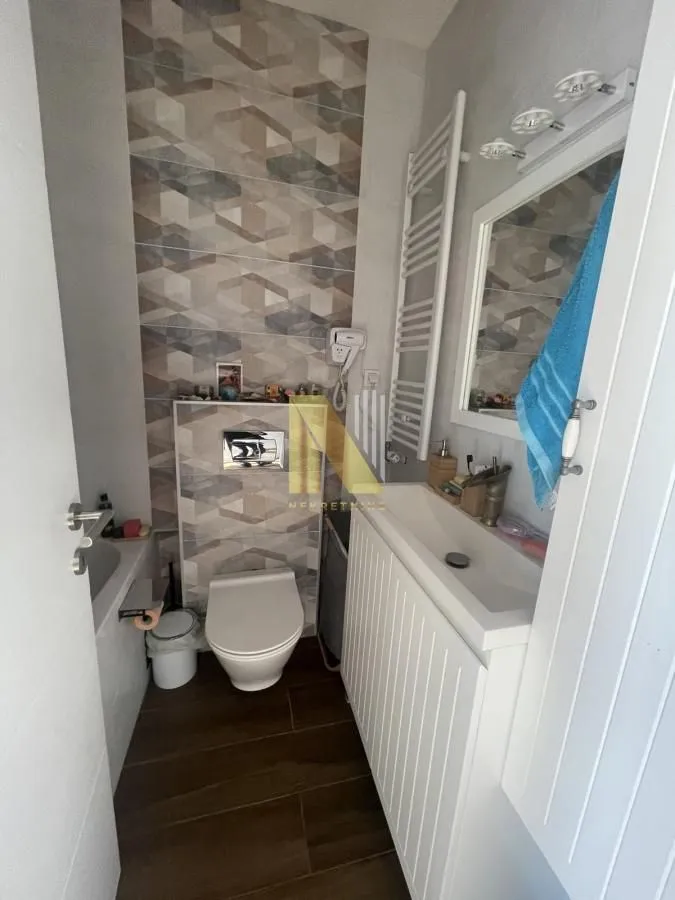 Sale, three bedroom apartment, 136m², Zemun Sve Podlokacije, Beograd