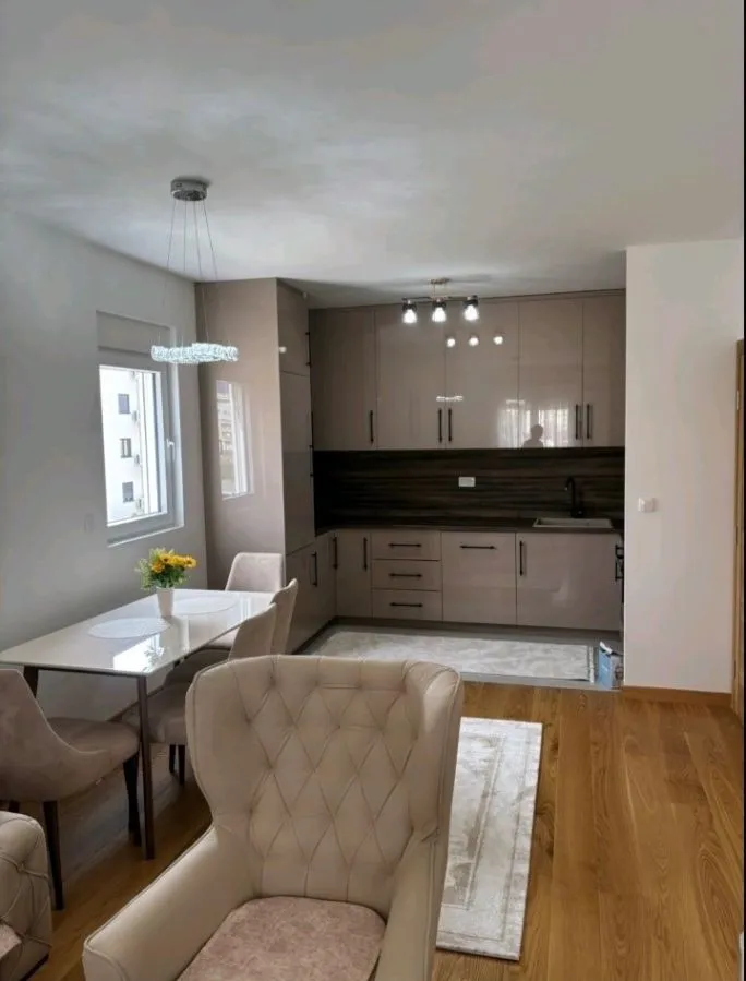 Izdavanje, dvosoban stan, 71m², New City, Podgorica