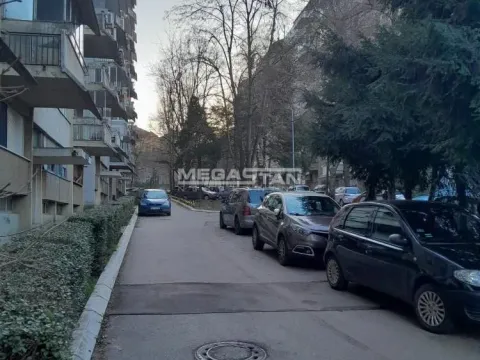 Prodaja, trosoban stan, 100m², Kanarevo Brdo, Beograd - image 19