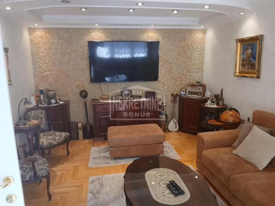 Prodaja, dvosoban stan, 70m², Centar, Subotica
