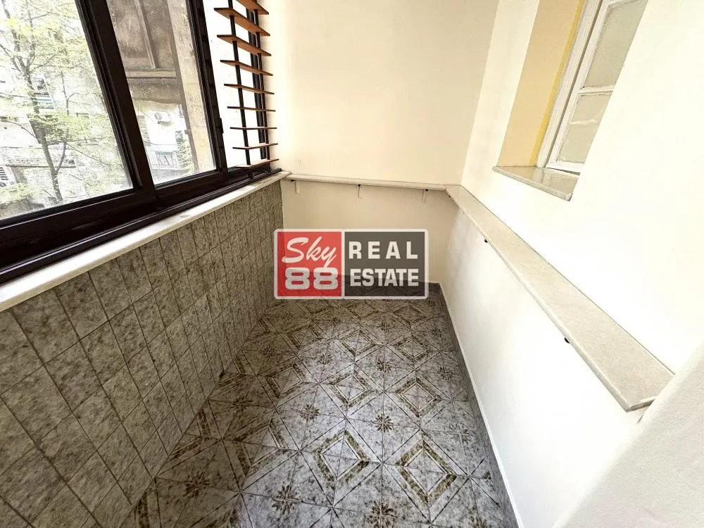 Rent, four bedroom apartment, 110m², Vračar Sve Podlokacije, Beograd