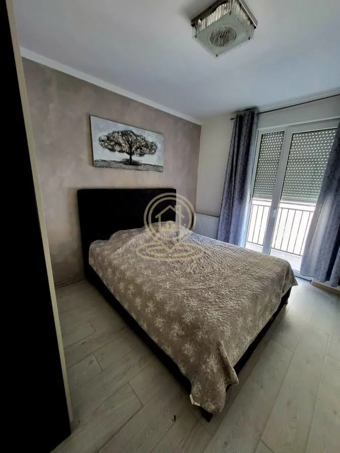 Izdavanje, dvosoban stan, 57m², Stari grad, Novi Sad