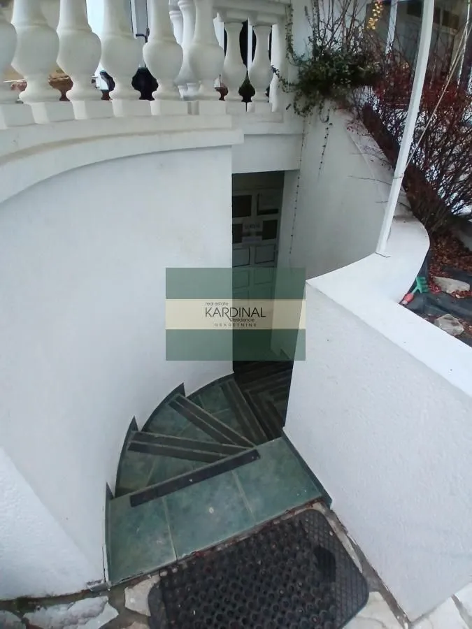 Prodaja, kuća, 334m², Vašarište, Kragujevac