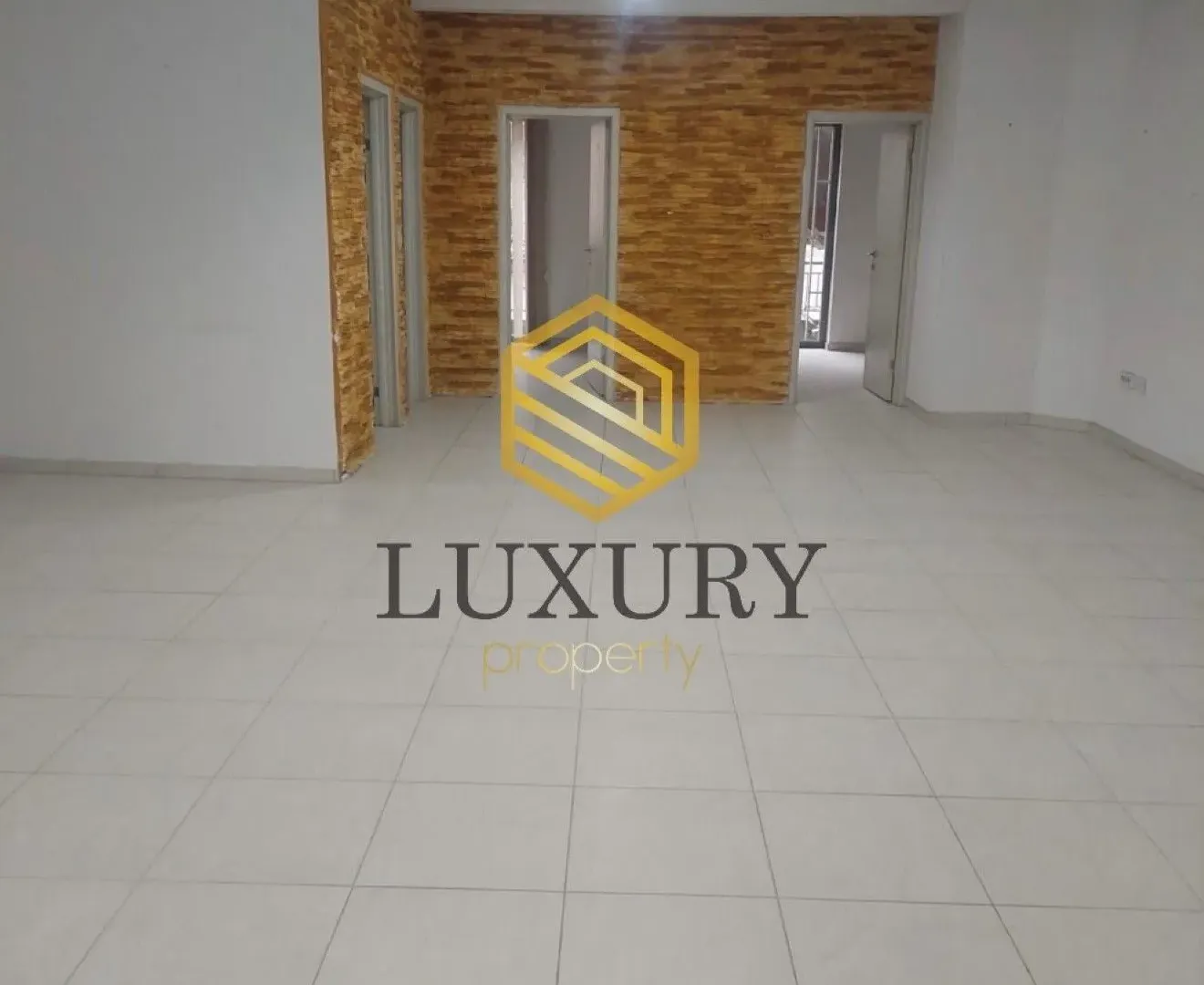 Izdavanje, poslovni prostor, 172m², 1 maj, Podgorica
