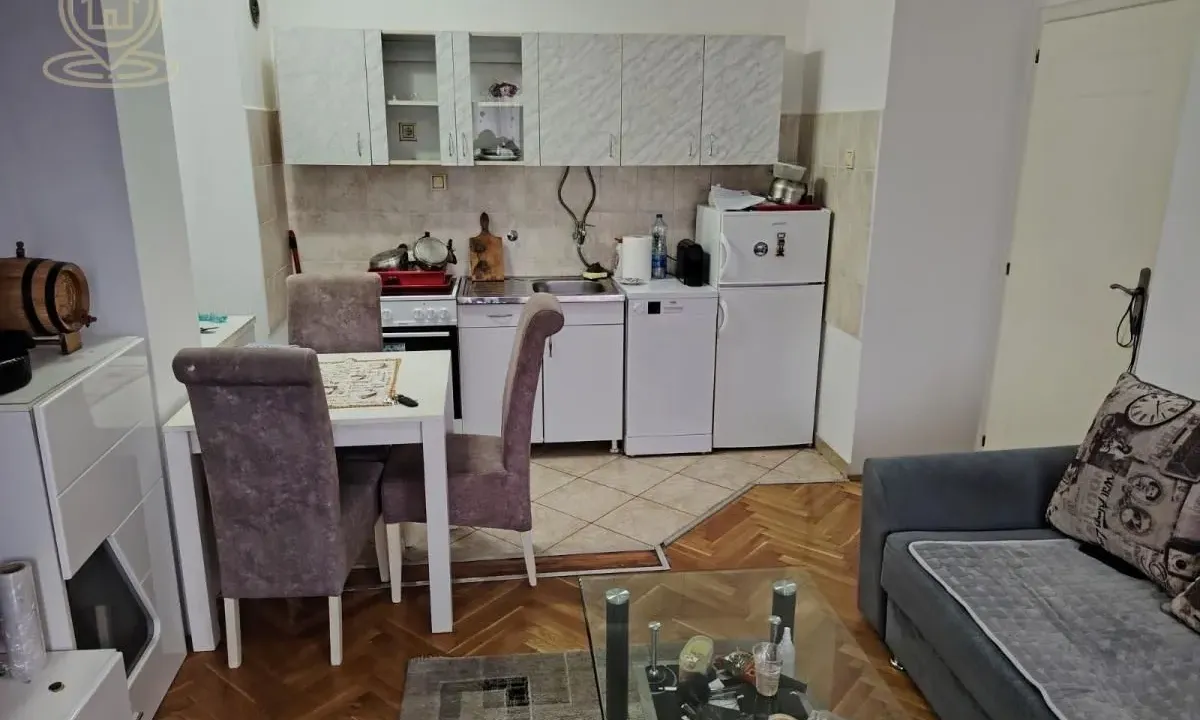Prodaja, jednosoban stan, 36m², Adamovićevo Naselje, Novi Sad Sve Podlokacije