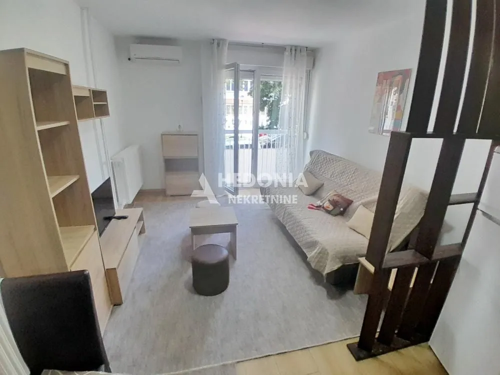 Prodaja, stan, 28m², Zemun Sve Podlokacije, Beograd