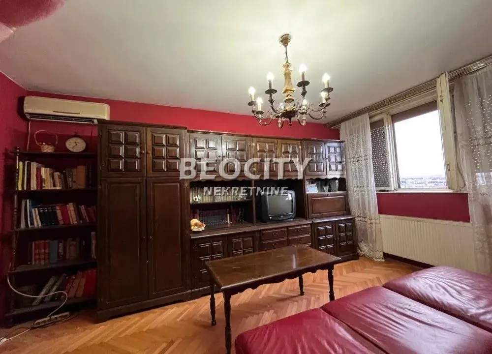 Prodaja, trosoban stan, 61m², Centar, Kragujevac