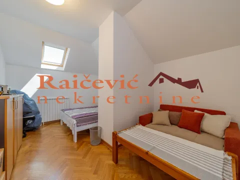 Prodaja, kuća, 257m², Sopot, Beograd - image 19