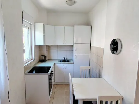 Rent, two bedroom apartment, 79m², Budva, Crna Gora - image 3