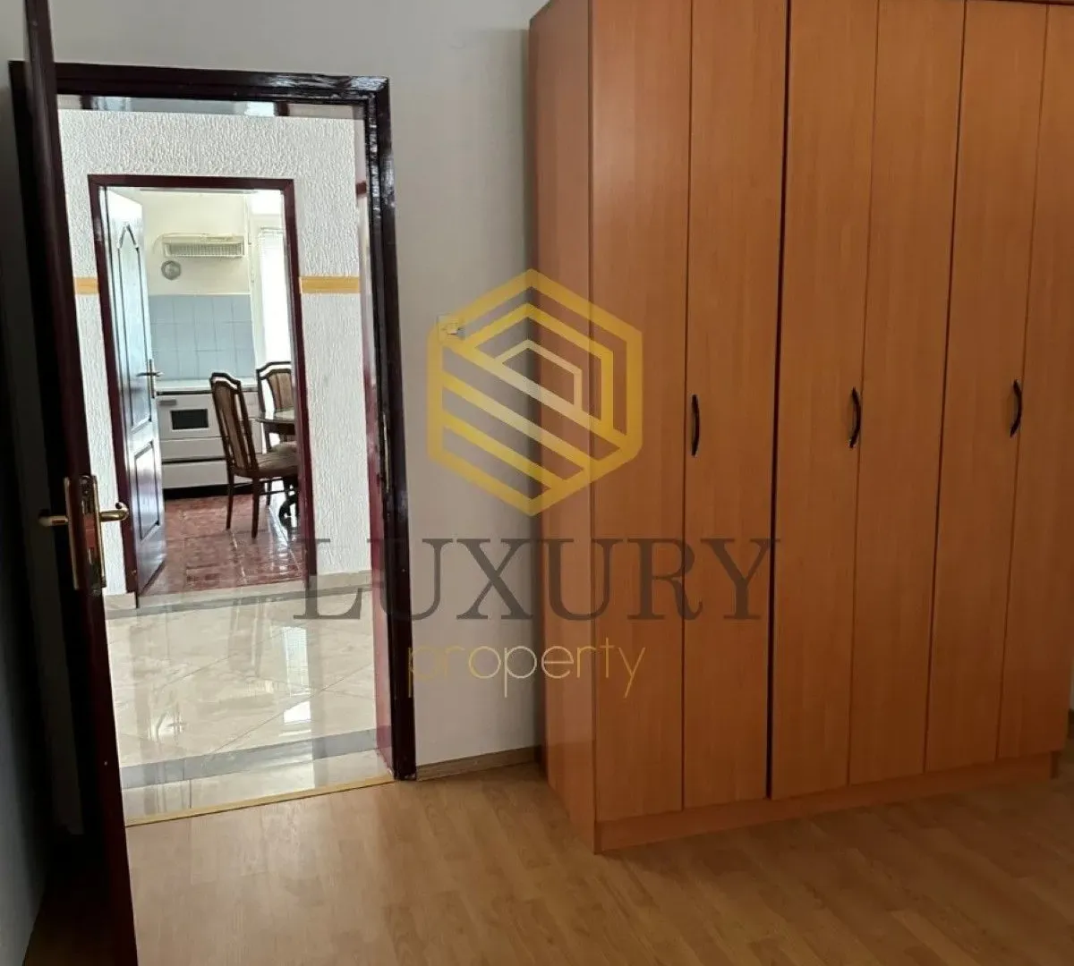 Izdavanje, četvorosoban stan, 156m², Stari Aerodrom, Podgorica