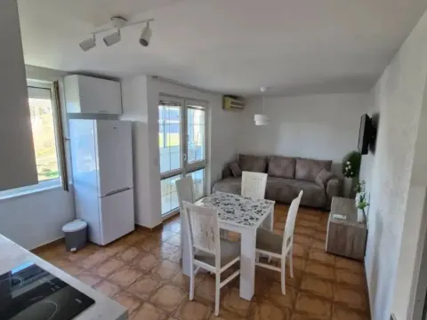 Prodaja, trosoban stan, 76m², Sutomore, Bar - image 1