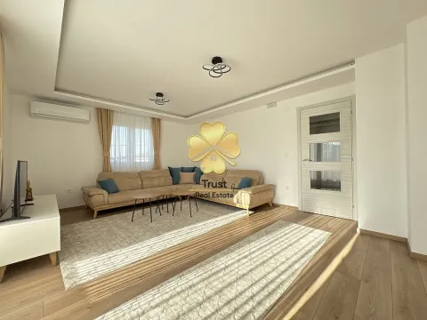 Izdavanje, trosoban stan, 90m², Zagorič, Podgorica - image 2