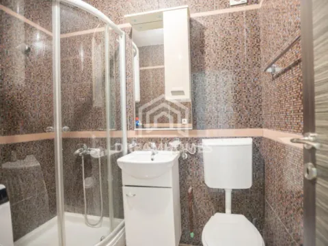 Izdavanje, poslovni prostor, 80m², Blok 5, Podgorica - image 7