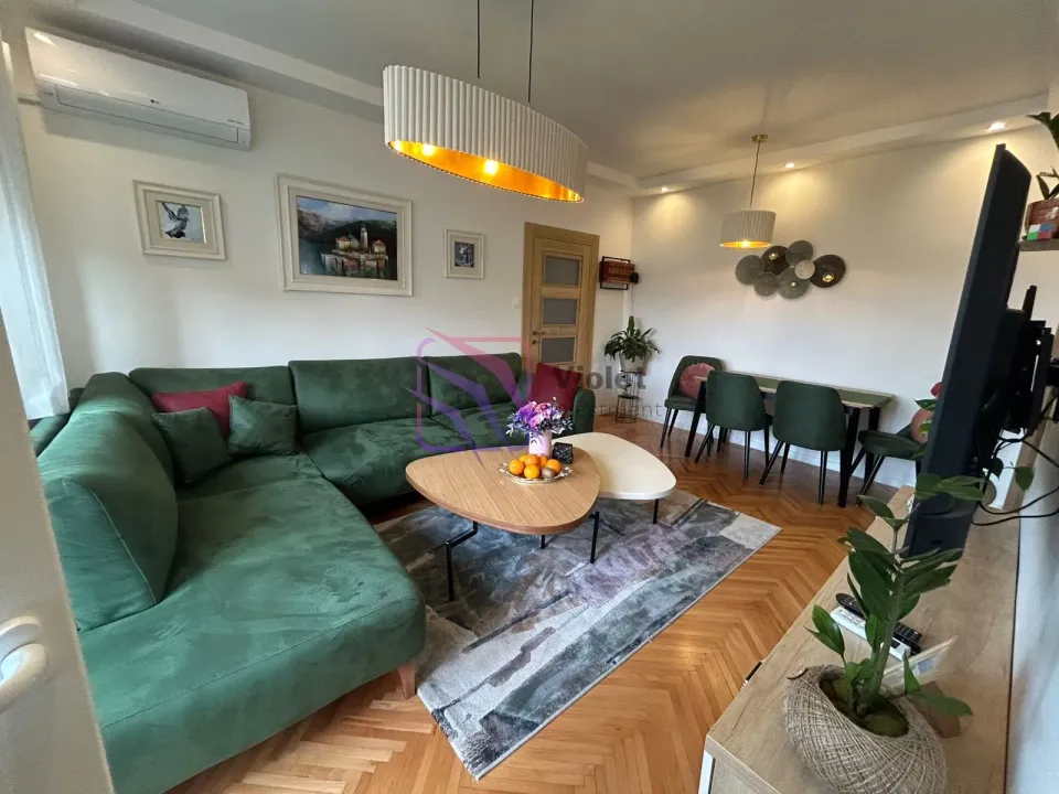 Prodaja, dvosoban stan, 74m², Stara Varoš, Podgorica
