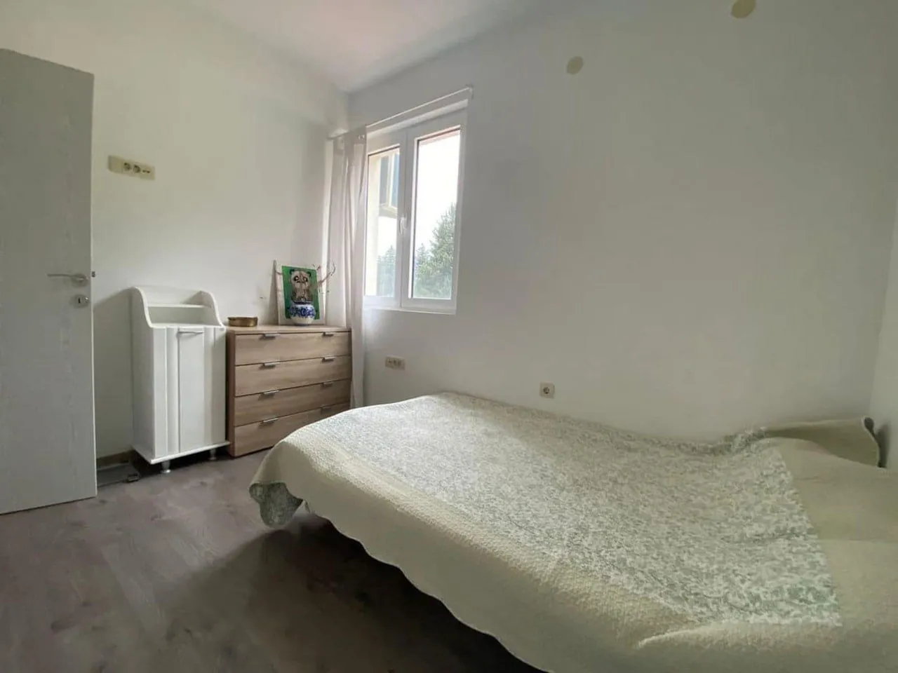 Izdavanje, trosoban stan, 100m², Baošići, Herceg Novi