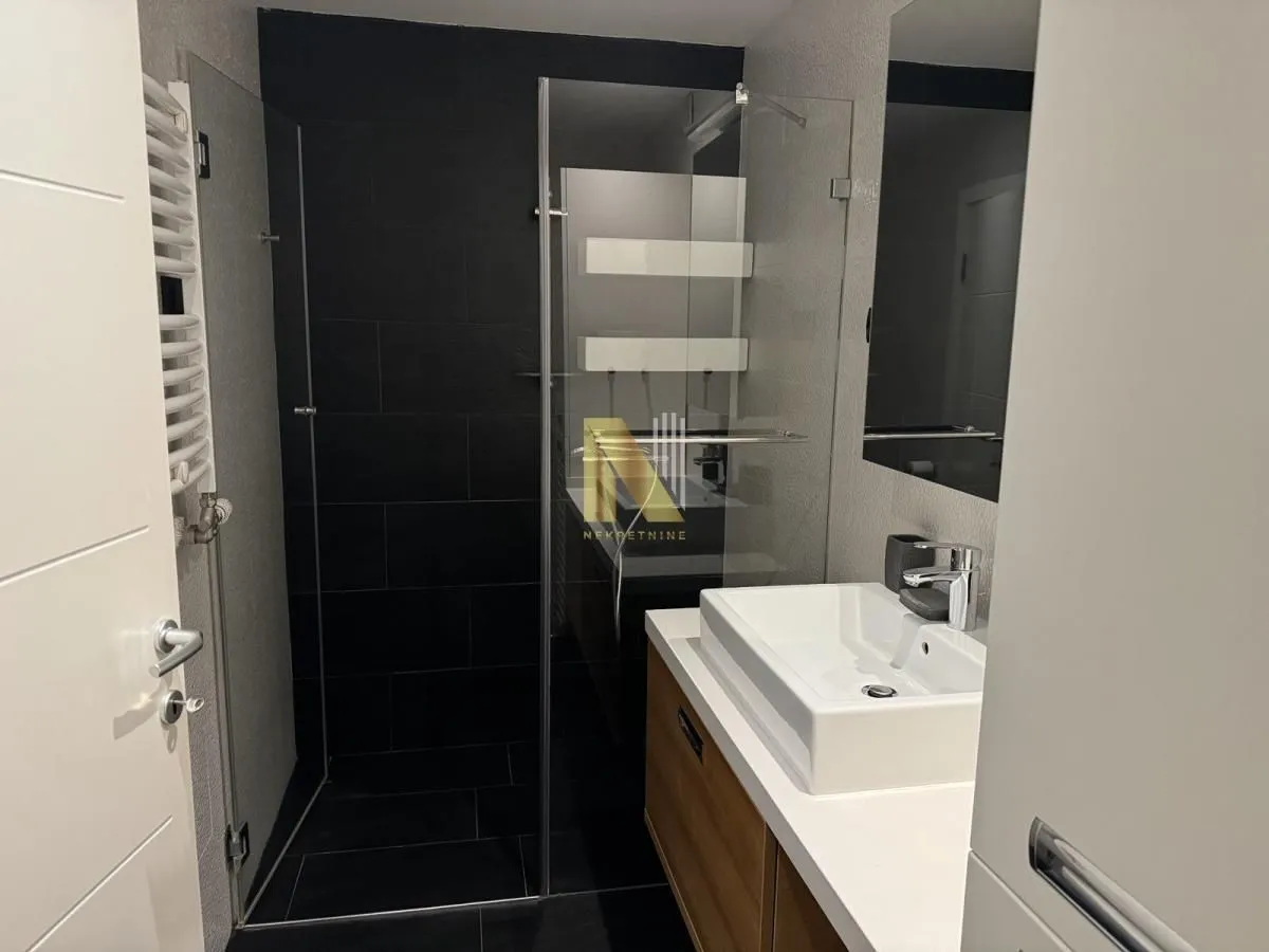 Izdavanje, četvorosoban stan, 114m², Nova Detelinara, Novi Sad Sve Podlokacije
