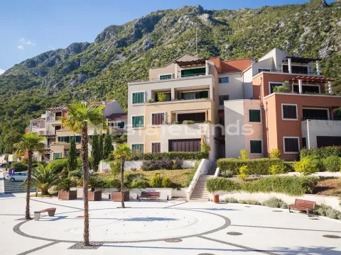 Sale, two bedroom apartment, 84m², Morinj, Kotor - image 16