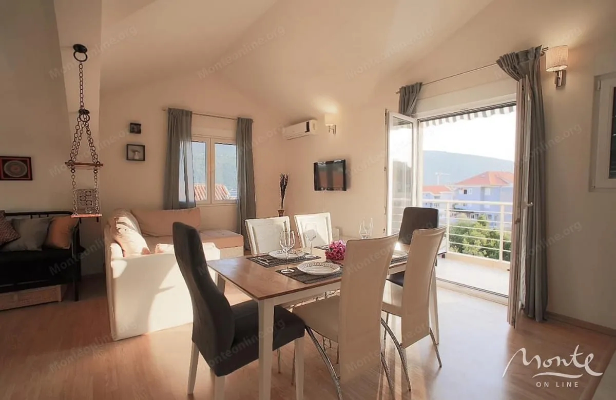 Prodaja, dvosoban stan, 82m², Đenovići, Herceg Novi