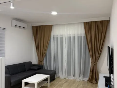Izdavanje, jednosoban stan, 55m², Gradiošnica, Tivat - image 1